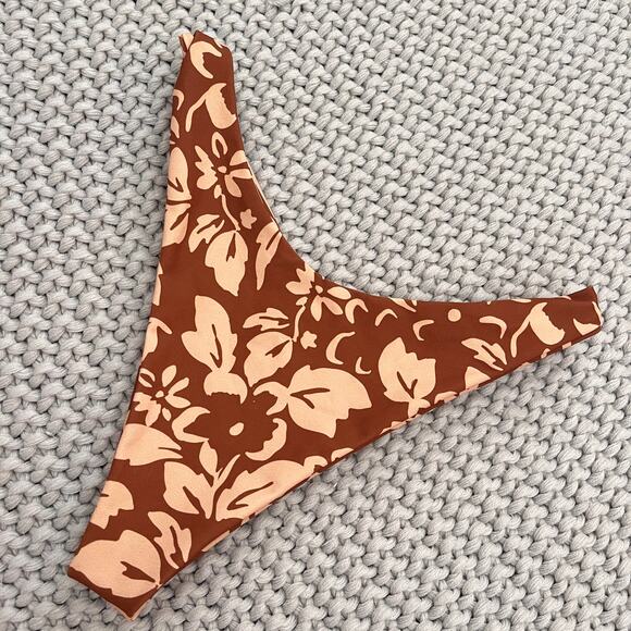 Skatie• ‘Suzanne’ Bikini Bottoms in NAMOTU - Picture 1 of 15